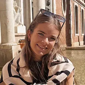 Simone Riemslag -  bij Acties.nl